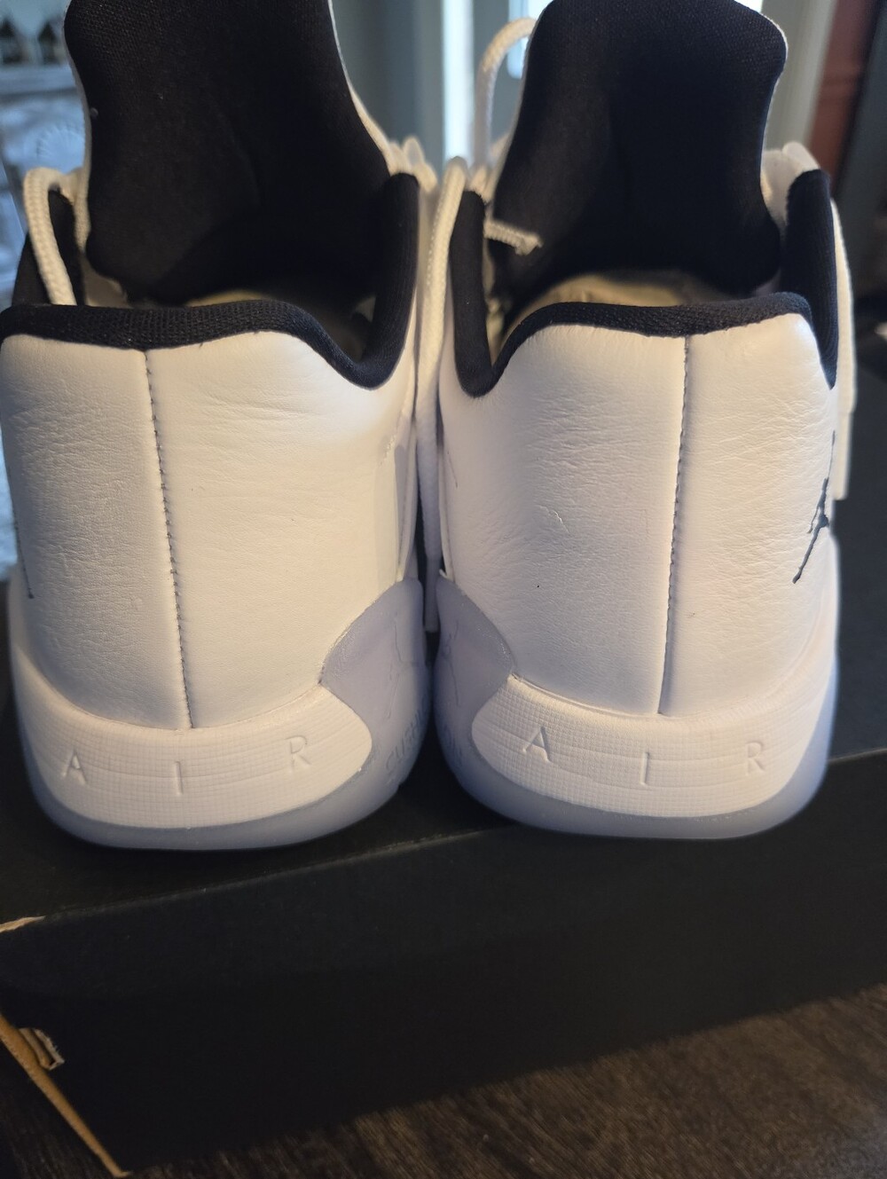Nike Air Jordan 11 CMFT Low V2 - Picture 4 of 6